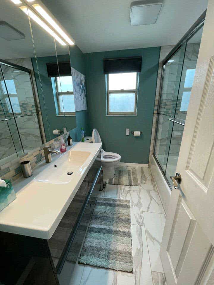 Modern Small Bathroom Remodel